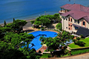 Отель Beachfront Hotel  Вунгтау